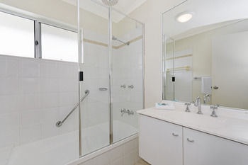 Sunset Cove Noosa - Surfers Paradise Gold Coast 18