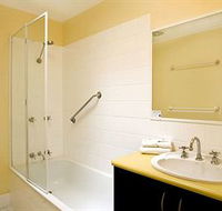 Beach Breakers Resort - Surfers Paradise Gold Coast