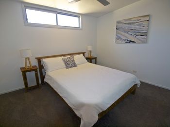Worrowing At Jervis Bay - Surfers Paradise Gold Coast 113