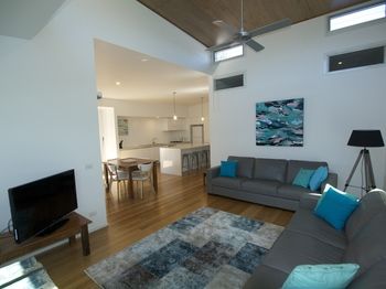 Worrowing At Jervis Bay - Surfers Paradise Gold Coast 116
