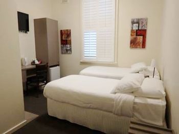 Naughtons Parkville Hotel - Surfers Paradise Gold Coast 29