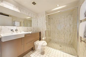 Wyndel Apartments - Harbour Watch - Surfers Paradise Gold Coast 12