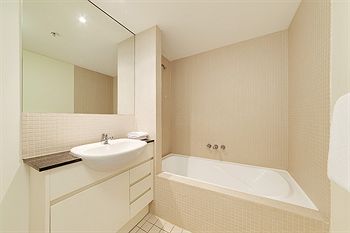 Wyndel Apartments - Apex - Surfers Paradise Gold Coast 3