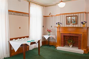 Hotel Gosford - Surfers Paradise Gold Coast 3