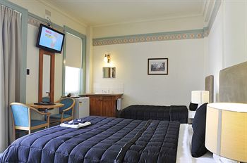 Hotel Gosford - Surfers Paradise Gold Coast 9