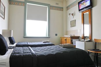 Hotel Gosford - Surfers Paradise Gold Coast 10