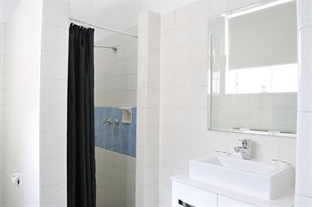 Hotel Gosford - Surfers Paradise Gold Coast 13