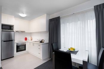 Best Western Fawkner Suites & Serviced Apartments - Surfers Paradise Gold Coast 57