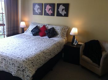 Australian Home Away @ Doncaster Elgar - Surfers Paradise Gold Coast 4