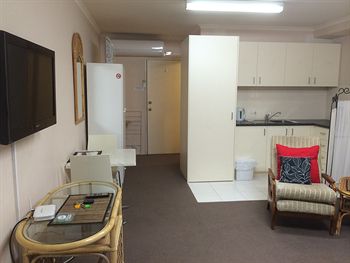 Box Hill Studios At Canterbury Gardens - Surfers Paradise Gold Coast 18