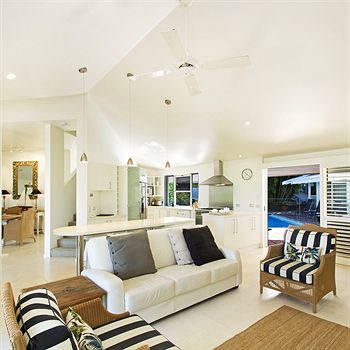 43 Cooran Court - Surfers Paradise Gold Coast 10