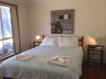 Australian Home Away @ Doncaster Andersons Creek 2 - Surfers Paradise Gold Coast 3