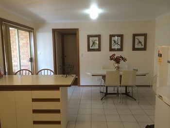 Australian Home Away @ Doncaster Andersons Creek 2 - Surfers Paradise Gold Coast 9