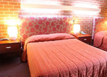 Carnegie Motor Inn - Surfers Paradise Gold Coast 1