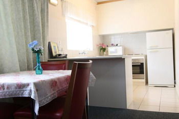 Carnegie Motor Inn - Surfers Paradise Gold Coast 11
