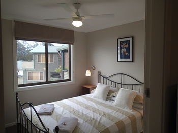Dungowan Waterfront Apartments - Surfers Paradise Gold Coast 3