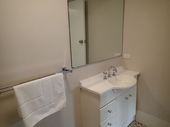 Dungowan Waterfront Apartments - Surfers Paradise Gold Coast 4