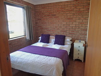 Dungowan Waterfront Apartments - Surfers Paradise Gold Coast 16