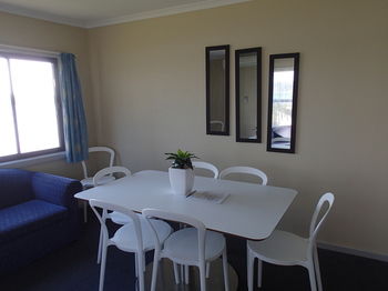 Dungowan Waterfront Apartments - Surfers Paradise Gold Coast 28