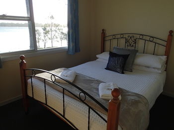Dungowan Waterfront Apartments - Surfers Paradise Gold Coast 32