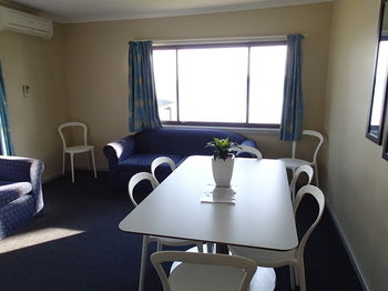 Dungowan Waterfront Apartments - Surfers Paradise Gold Coast 35