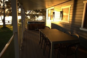 Dungowan Waterfront Apartments - Surfers Paradise Gold Coast 252