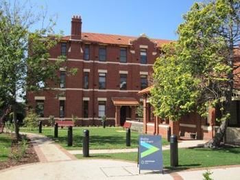 Yarra House Campus Summer Stays - Surfers Paradise Gold Coast 7