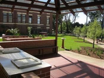 Yarra House Campus Summer Stays - Surfers Paradise Gold Coast 8