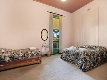 The Victoria & Albert Guesthouse - Surfers Paradise Gold Coast 6