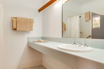 Forresters Beach Resort - Surfers Paradise Gold Coast 1