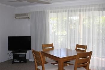 Chez Noosa Resort Motel - Surfers Paradise Gold Coast 0