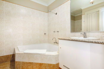 Edward Parry Motel & Apartments - Surfers Paradise Gold Coast 0