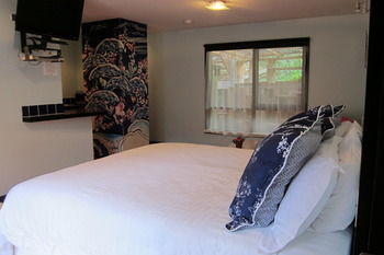 Cherryblossom B&B - Surfers Paradise Gold Coast 33