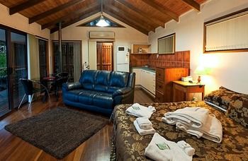 Treetops Accommodation Montville - Surfers Paradise Gold Coast 25