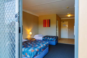 Sands Hotel, Maroubra - Surfers Paradise Gold Coast 21