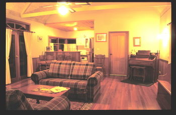 Woollamia Village Retreat - Surfers Paradise Gold Coast 19