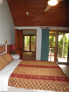 Woollamia Village Retreat - Surfers Paradise Gold Coast 33