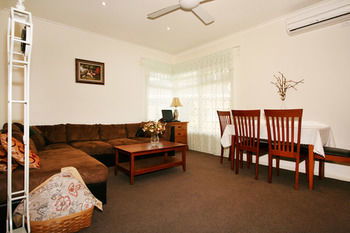 Lisson Holiday Rental - Surfers Paradise Gold Coast 2