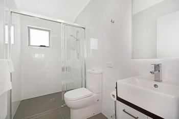Cooroy Luxury Motel Apartments Noosa - Surfers Paradise Gold Coast 2