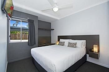 Cooroy Luxury Motel Apartments Noosa - Surfers Paradise Gold Coast 5