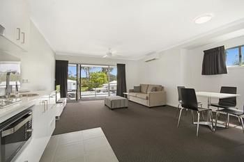 Cooroy Luxury Motel Apartments Noosa - Surfers Paradise Gold Coast 11