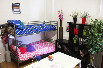 OziHouse South Yarra - Surfers Paradise Gold Coast 21
