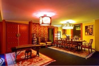 Mt Dandenong Imperial Retreat - Surfers Paradise Gold Coast 14
