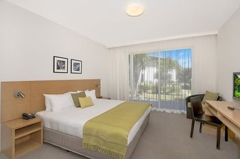 Magenta Studio Room - Surfers Paradise Gold Coast 7