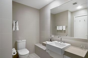 Magenta Studio Room - Surfers Paradise Gold Coast 9