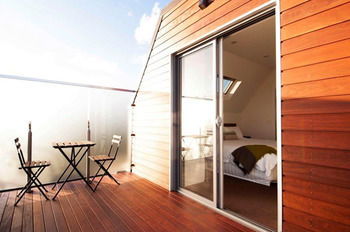 Position Perfect - Surfers Paradise Gold Coast 4
