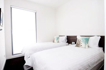 Position Perfect - Surfers Paradise Gold Coast 9