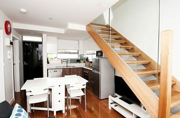 Position Perfect - Surfers Paradise Gold Coast 14