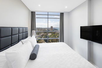Meriton Serviced Apartments North Sydney - Surfers Paradise Gold Coast 4