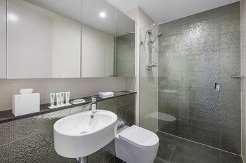 Meriton Serviced Apartments North Sydney - Surfers Paradise Gold Coast 5
